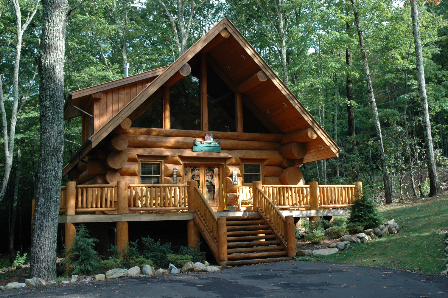Supersized-log-cabin-that-appears-comfortable-and-secure.jpeg
